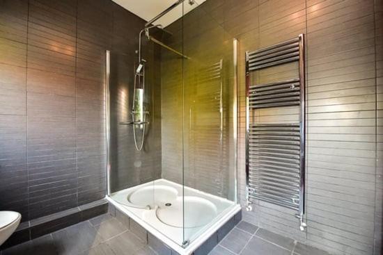 Quirky 4 Bedroom Apartment With Terrace Cardiff Exterior photo